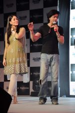 Shahrukh Khan, Kareena Kapoor at the press meet of Playstation in Inorbit Mall on 21st Oct 2011 (12).JPG